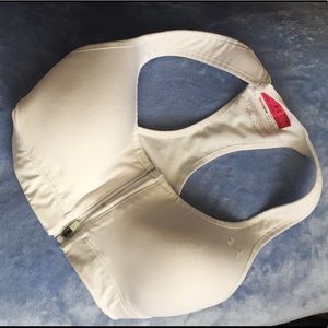 UA Front Zip Sports Bra